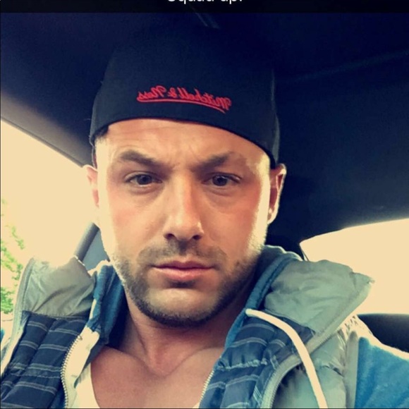 Meet your Posher, Bernie - Picture 1 of 3